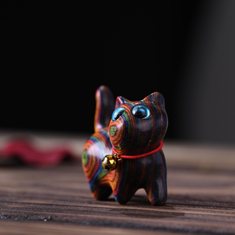 虹の木の彫刻のかわいい猫の手の件の虹の首をかしげる子猫のミニのデスクトップの置物の工芸品の家庭のアイデア|undefined