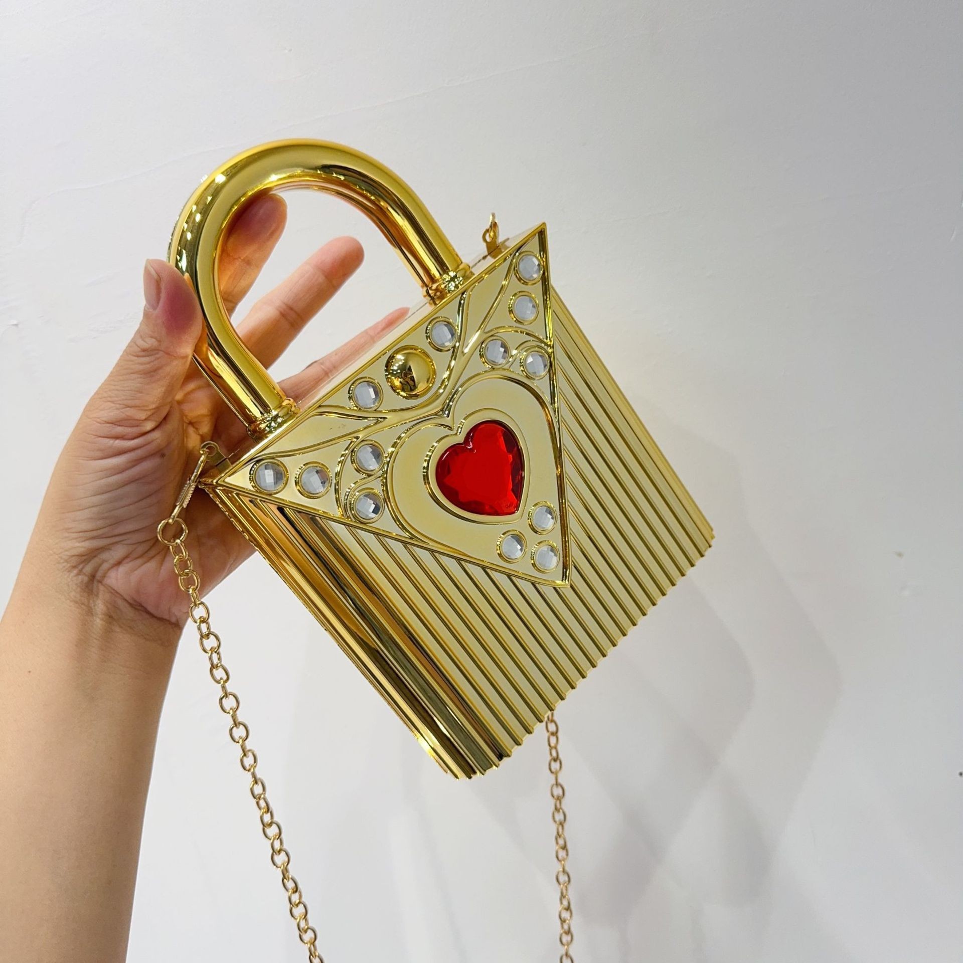 Nuevo diamante amor bolsa de cena mini bolsa acrílica lujosa atmósfera de hombro simple bolsa de mano de noche