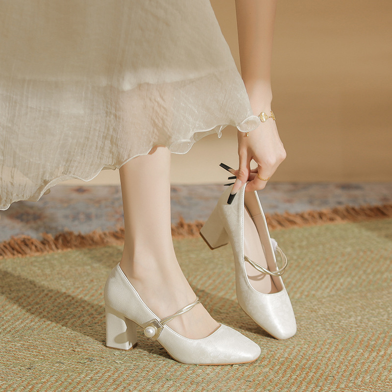 2026 new model square-toed chunky heel high-heeled shoes, large size, extra wide, Mary Jane shoes, versatile for parties, comfortable and not tiring for the feet