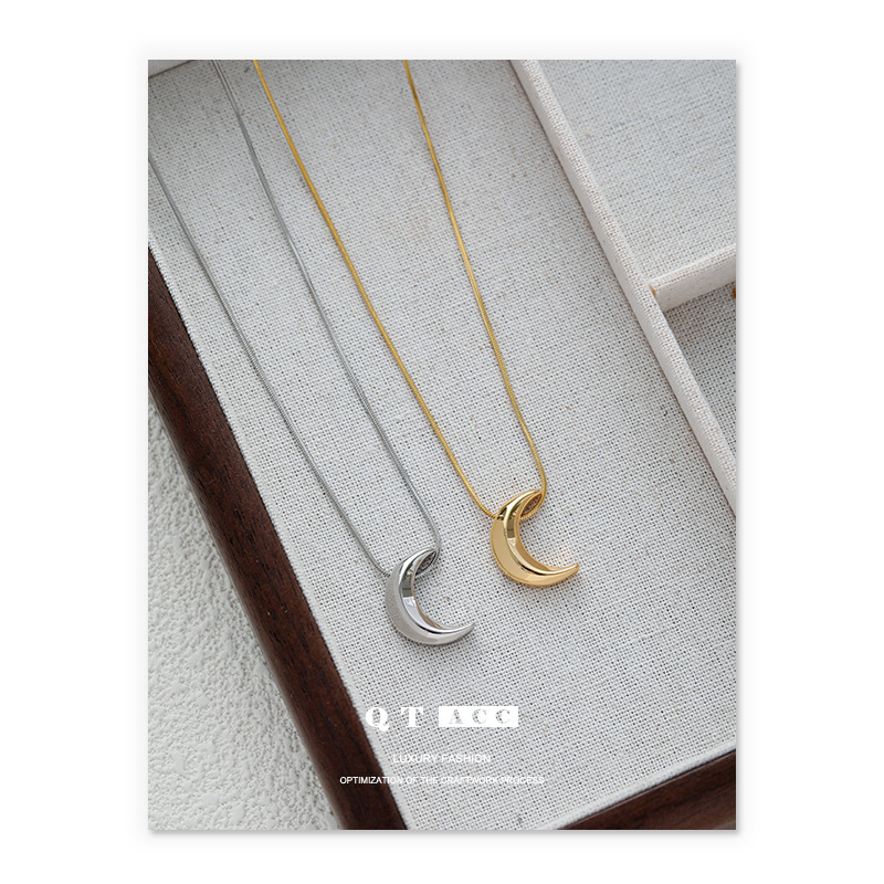 Moda europea y americana simple elegante collar de acero de titanio forma de luna diseño colgante Cadena de clavícula personalidad collar de todo fósforo para las mujeres image 3