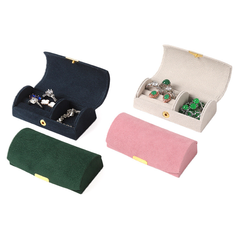 Ventas transfronterizas calientes explosivas portátiles arco delicado perlas vello buckle de oro anillo pendiente collar pequeña caja de almacenamiento de joyas
