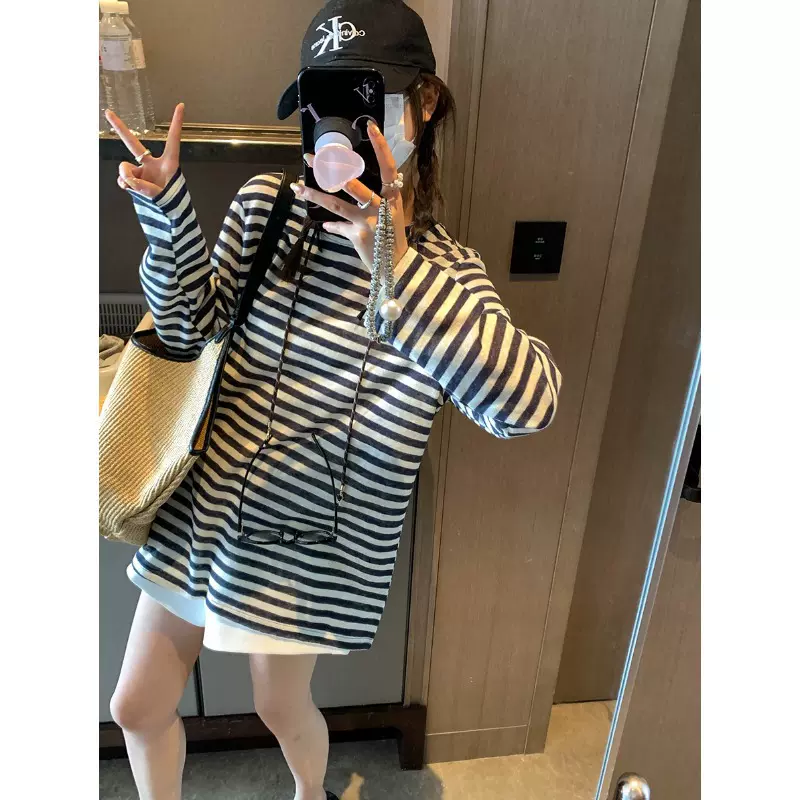 摩且 早春新款 慵懒风时髦感条纹正肩显瘦圆领T恤打底衫 MQ0368