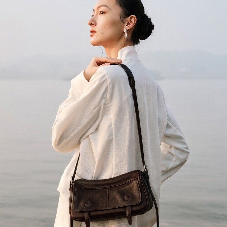 Real Vegetable-Tanned Leather Messenger Camera Bag for Women, Casual Commuting Shoulder Crossbody Small Square Bag