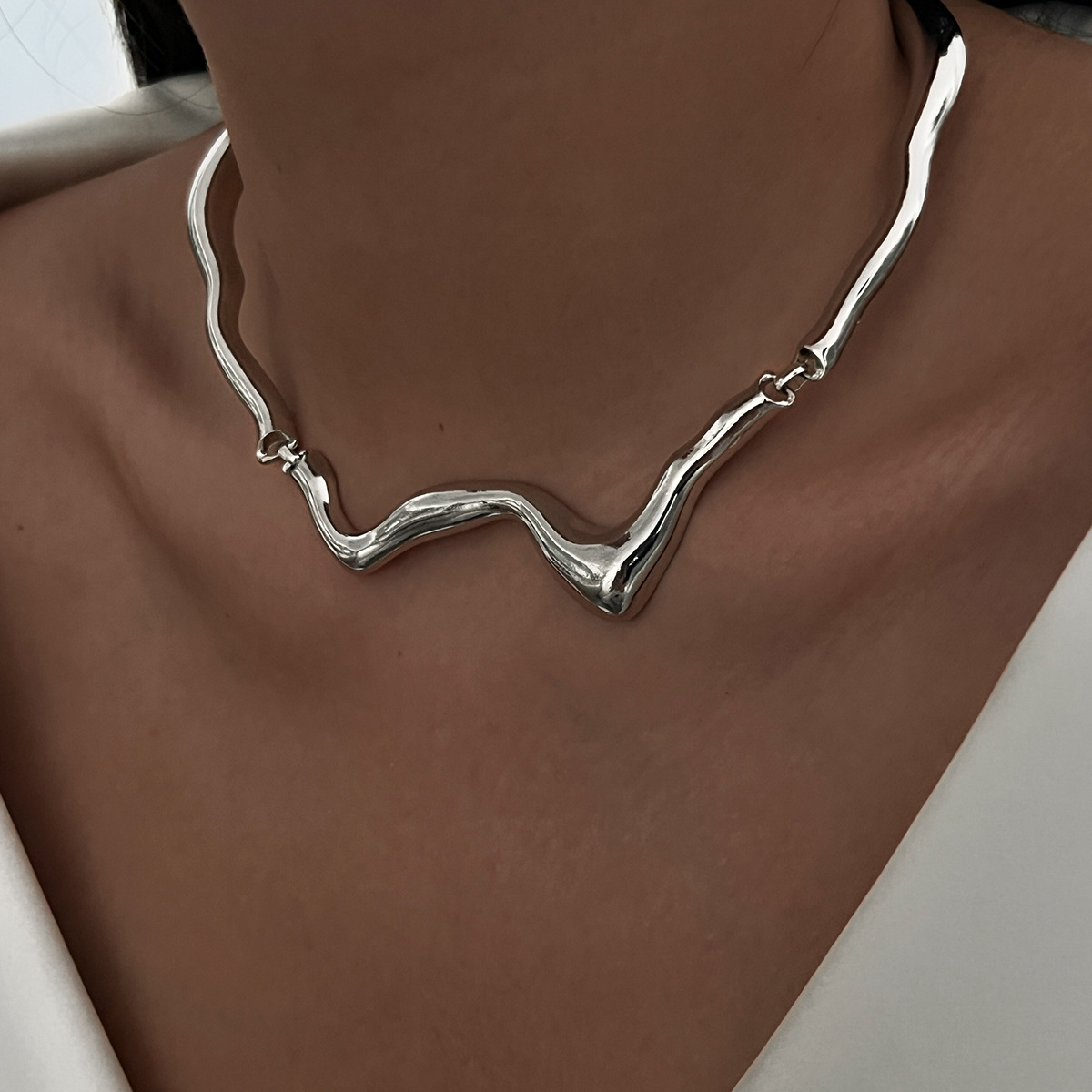 Alloy Material Streetwear Waves Alloy Choker Wholesale