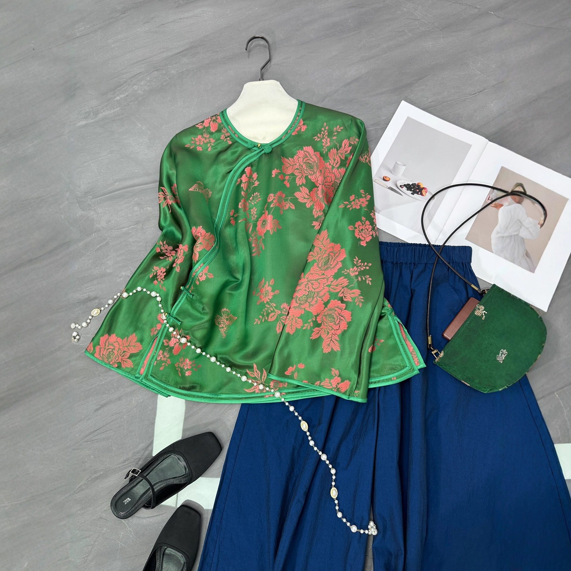 篙品质真丝老缎提花上衣全手工一字扣➕盘扣整件捆边设计百搭外套