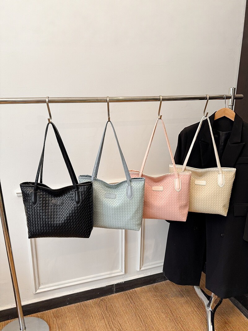 Bolsa de gran capacidad para mujeres 2026 nuevo estilo coreano de moda de viaje bolso de hombro universal de moda tejido bolso de mano