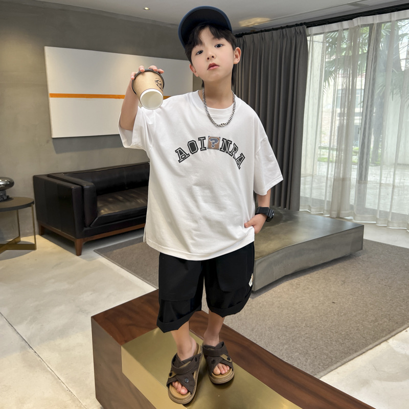 Outfit per ragazzi, stile da grandi ragazzi, 2024, nuovi pantaloncini estivi a maniche corte per bambini, set da due pezzi, alla moda, fresco e comodo_voghion.com