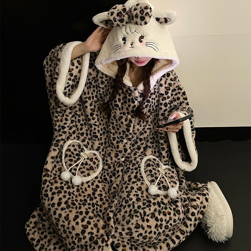 Autumn and Winter Coral Velvet Nightgown Cartoon Hooded Cloak Velvet Thickeneded Fleece-Lined Can Be Worn Outside Women's Home Clothes Nap Blanket