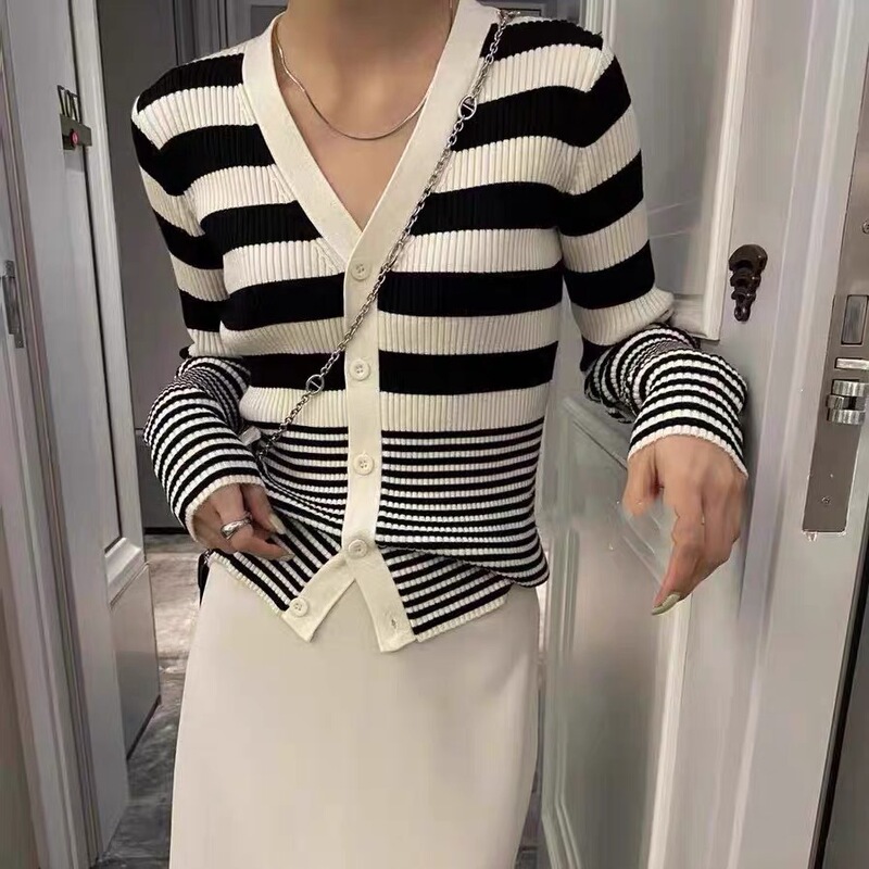 V-Collar Black and White Striped Knitted Cardigan Women's Autumn and Winter 2025 New Base Shirt Temperament Interior Design Sense Niche