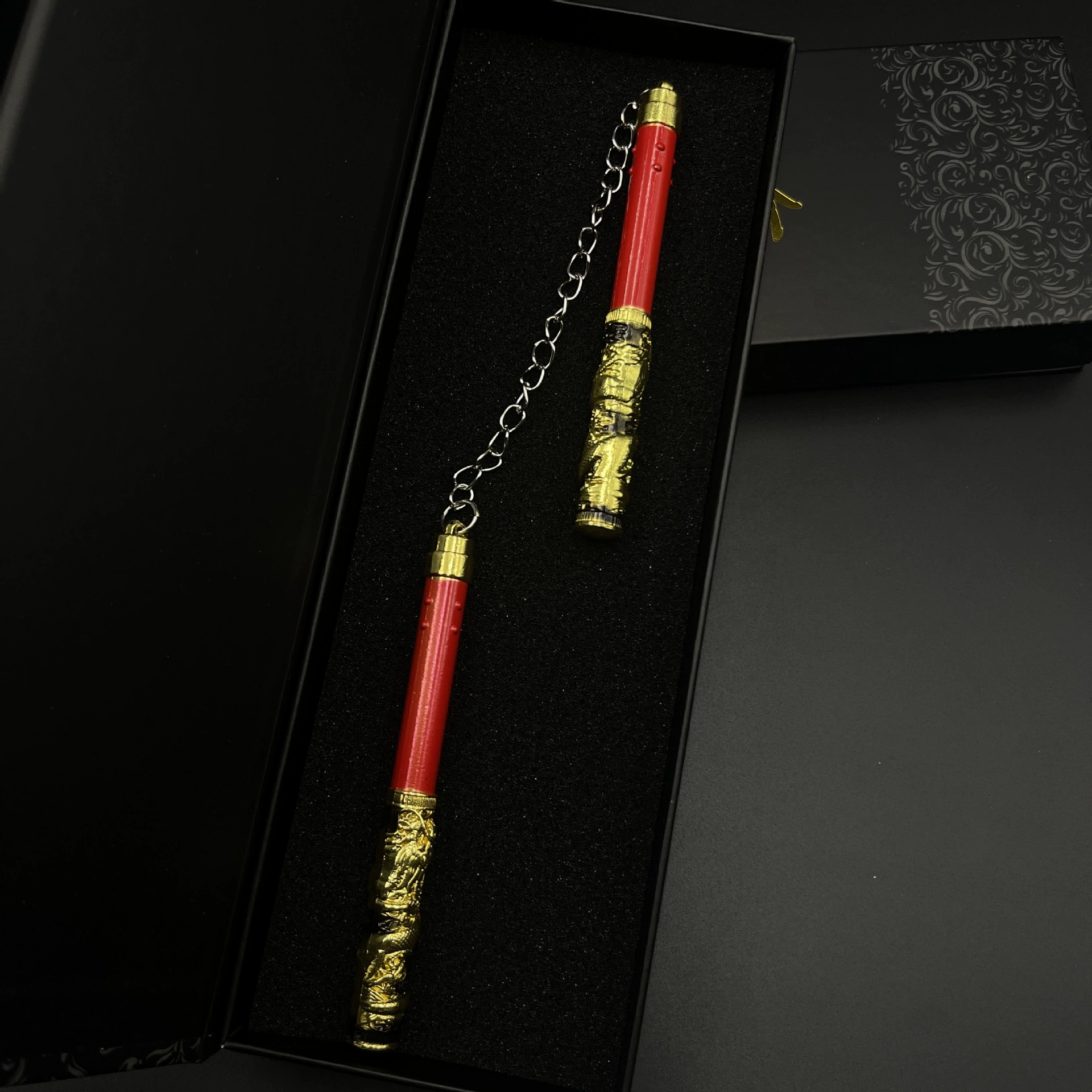 Нежа Шэньлун Нунчакус Peace Elite Game Flame Knife Cold Front Metal Crafts Ornaments Model Gift Box Pack