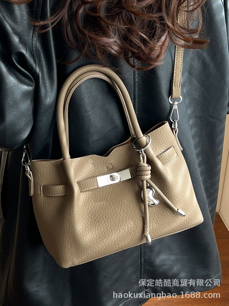 Túi quảng châu mẫu 28 (không kèm móc khóa) 217,6k/c (lố 3)