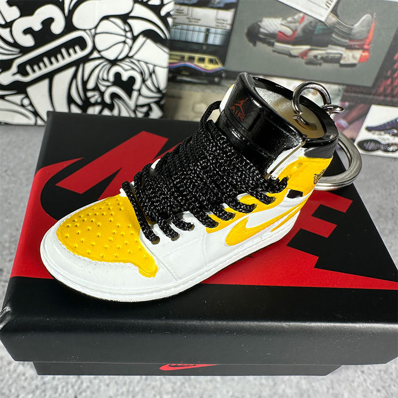 116. white and yellow toes + box