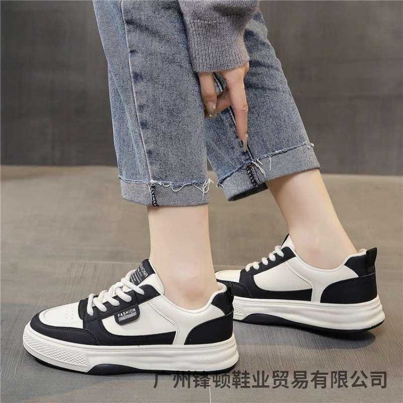 Zapatos gruesos, zapatos deportivos, 2025, zapatos blancos de cuero de estilo explosivo, zapatos de mujer de todo fósforo de nuevo estilo para mujer, zapatos de fondo de otoño, zapatos casuales