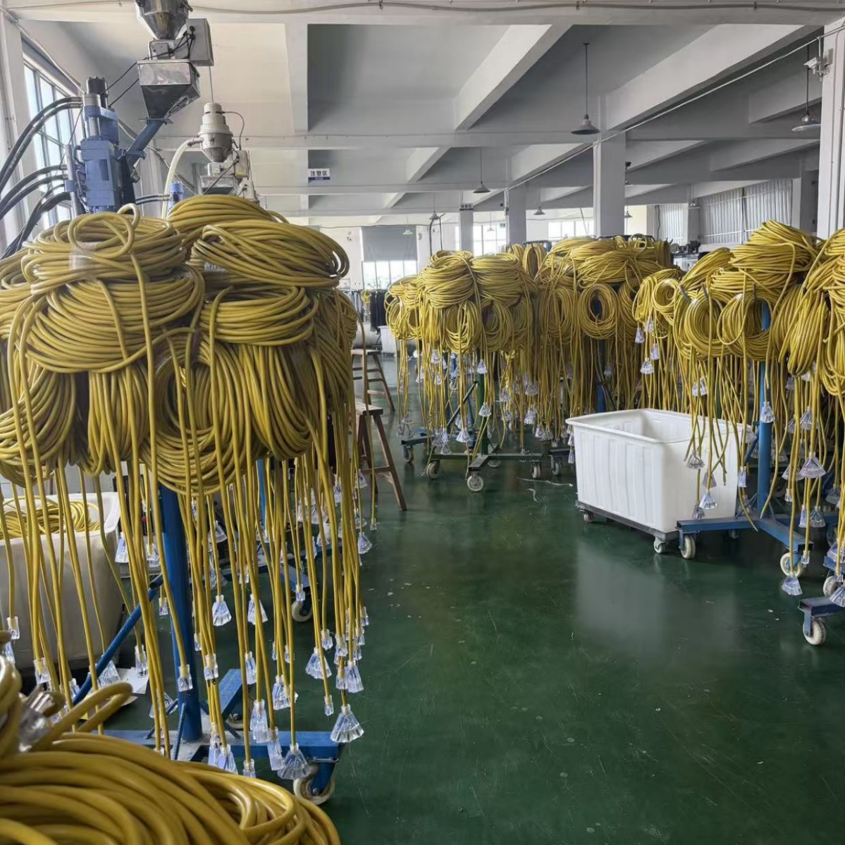 三芯美国美规墨西哥一通三位插座延长线防水户外美标AC电源线三插