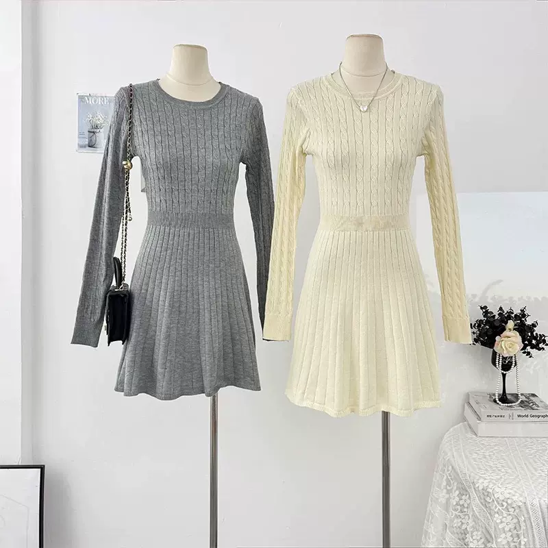 韩版复古气质圆领长袖针织连衣裙女秋季2026高腰修身显瘦A字短裙
