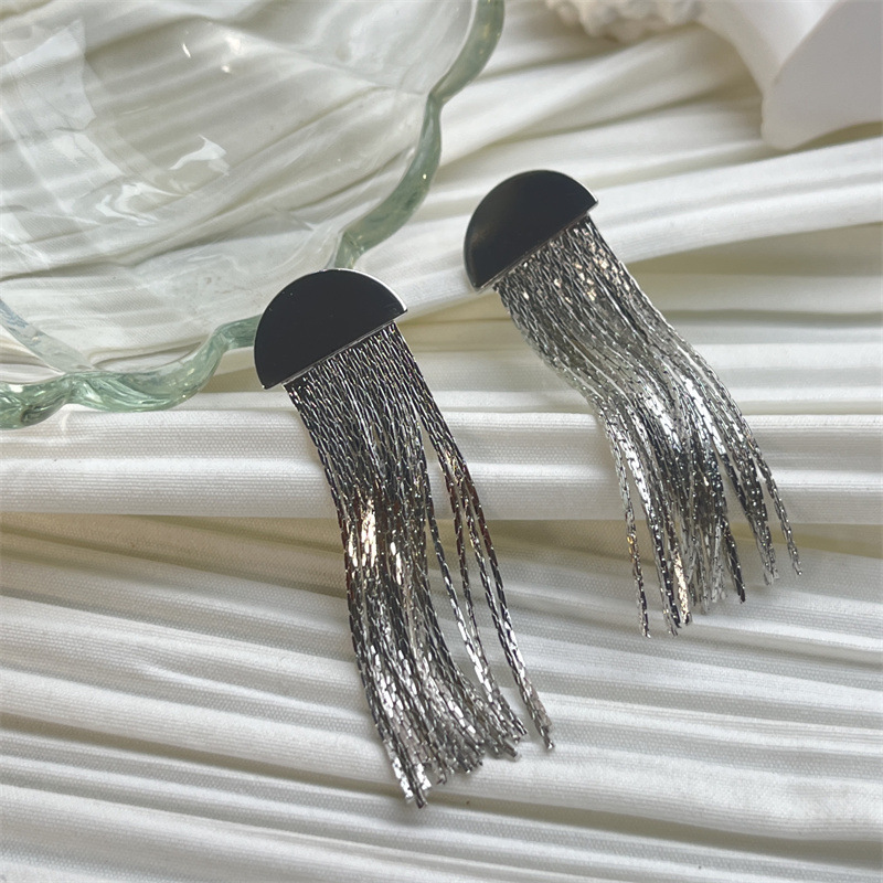 16g Weight Ear Studs Classification 1 Pair Quantity Daily Occasion Copper Material Leaf Pattern Women'S Gender Plating Design Fashion Style 1 Pair Fashion Leaf Plating Copper Ear Studs 14