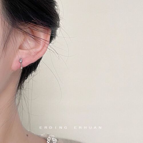 Elegant and Minimalist Copper-Inlaid Zirconia Hoop Earrings with a Luxurious and High-End, Niche Design, Instagram Style Women's Earrings