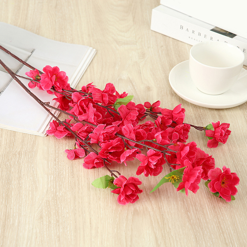 작은 복숭아꽃 장미 레드