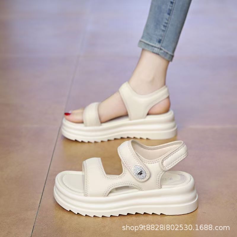 Sandallas deportivas de verano para mujeres 2026 nuevas playa no cansarse pies de suela gruesa con falda casual zapatillas