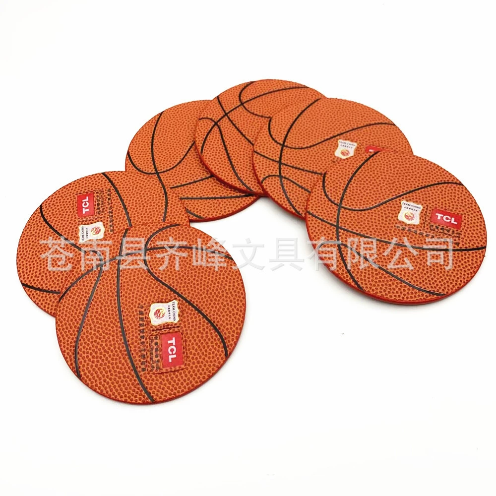 Круглая подставка под кружку 10 см из водонепроницаемой искусственной кожи PU с тисненым цветным логотипом на заказ, обработанная по краям маслом.