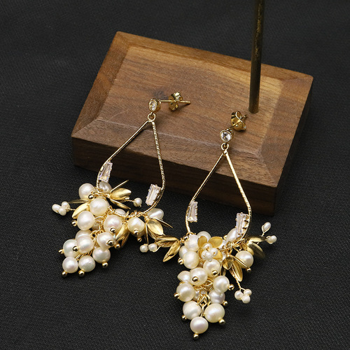 Natural pearl earrings niche antique retro earrings high-end light luxury jewelry high-quality beaded earrings wholesale