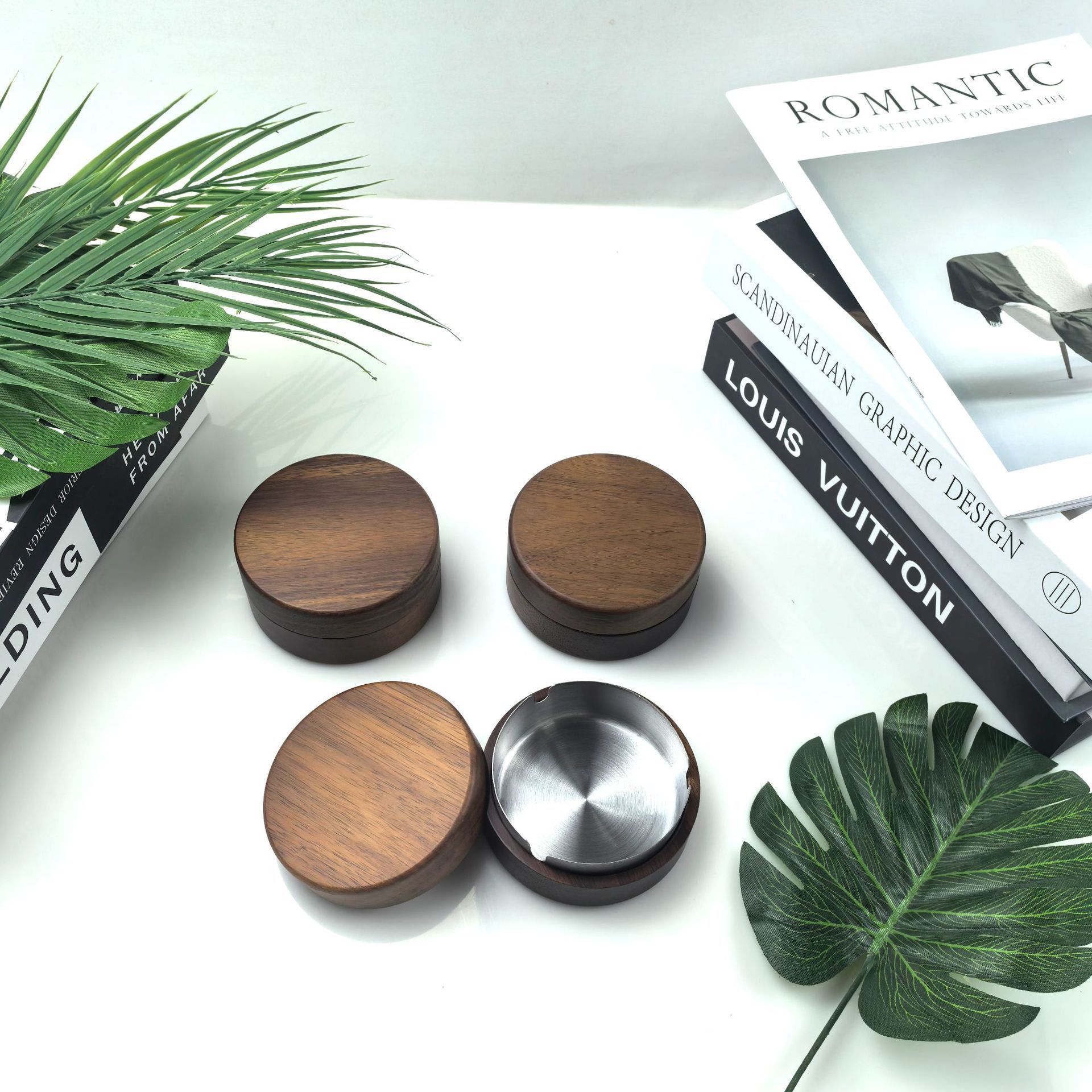 Cenicero de madera maciza de color nogal de madera de acacia sala de estar para el hogar con cubierta de madera a prueba de polvo volador oficina creativa estilo redondo de madera