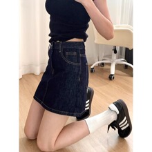 ţ�ж�ȹŮ�İ��ΰ���ȹ�����ڶ�С���Ӹ������@�ݴ�a�ֱ���