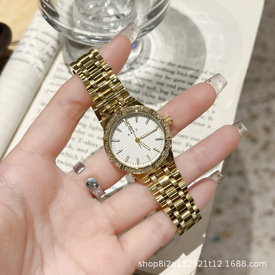 금색과 흰색 표면