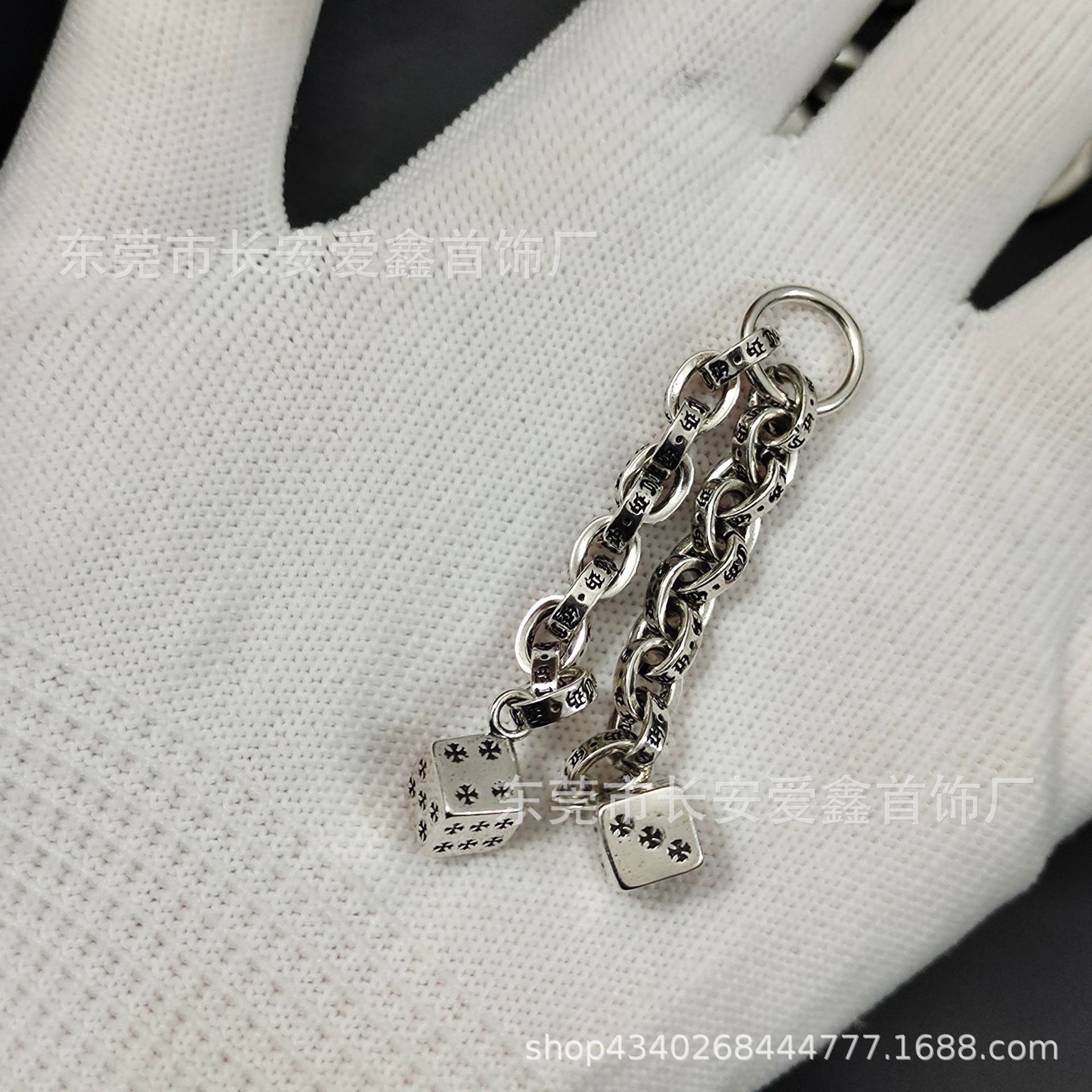 Crook vintage dados llavero accesorios Cruz colgante hebilla primavera langosta cabeza de bloqueo fábrica al por mayor