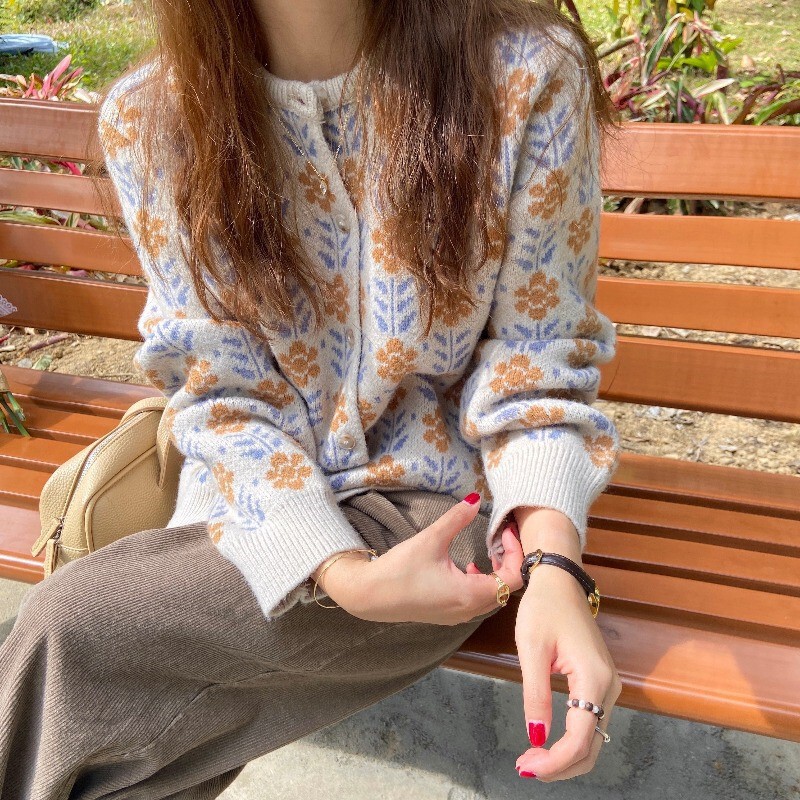 Autumn and Winter Knitted Cardigan Women's Outerwear Retro Loose Slimming Lazy Style Soft Waxy Crewneck Sweater Coat Long Sleeve Top