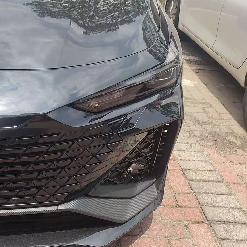Car TPU light-controlled light film, color-changing headlight, blackened taillight, transparent purple-black color-changing lens protective film, light-transmitting