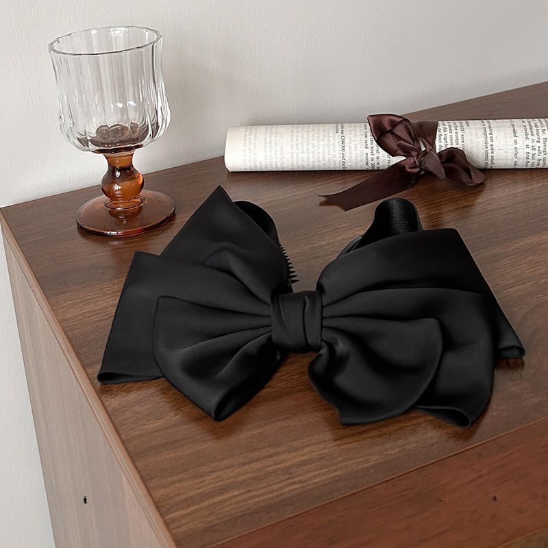 Fermaglio a banana con fiocco in raso elegante accessorio_voghion.com