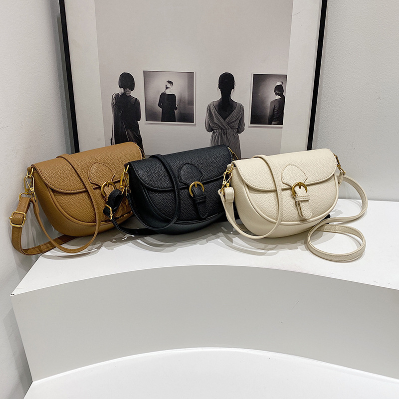 Women's Medium Pu Leather Solid Color Vintage Style Classic Style Sewing Thread Oval Magnetic Buckle Shoulder Bag display picture 21