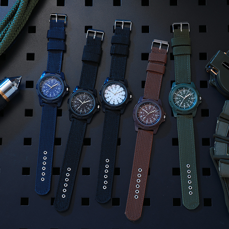 New Men's Casual Quartz Watch Men's Canvas Strap Student Outdoor Sports Fashion Round Pointer Watch New Men's Casual Quartz Watch Men's Canvas Strap Student Outdoor Sports Fashion Round Pointer Watch