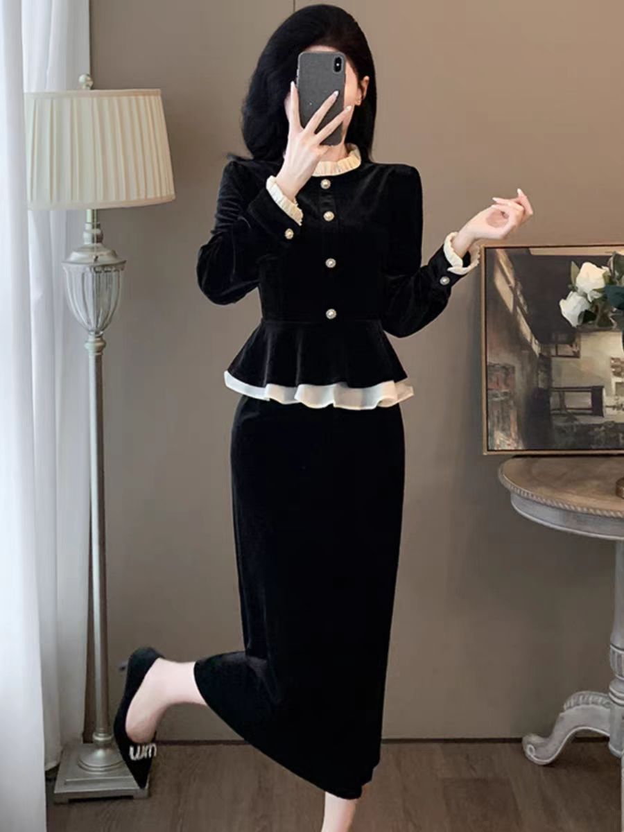 Elegant fashionable autumn black long-sleeve