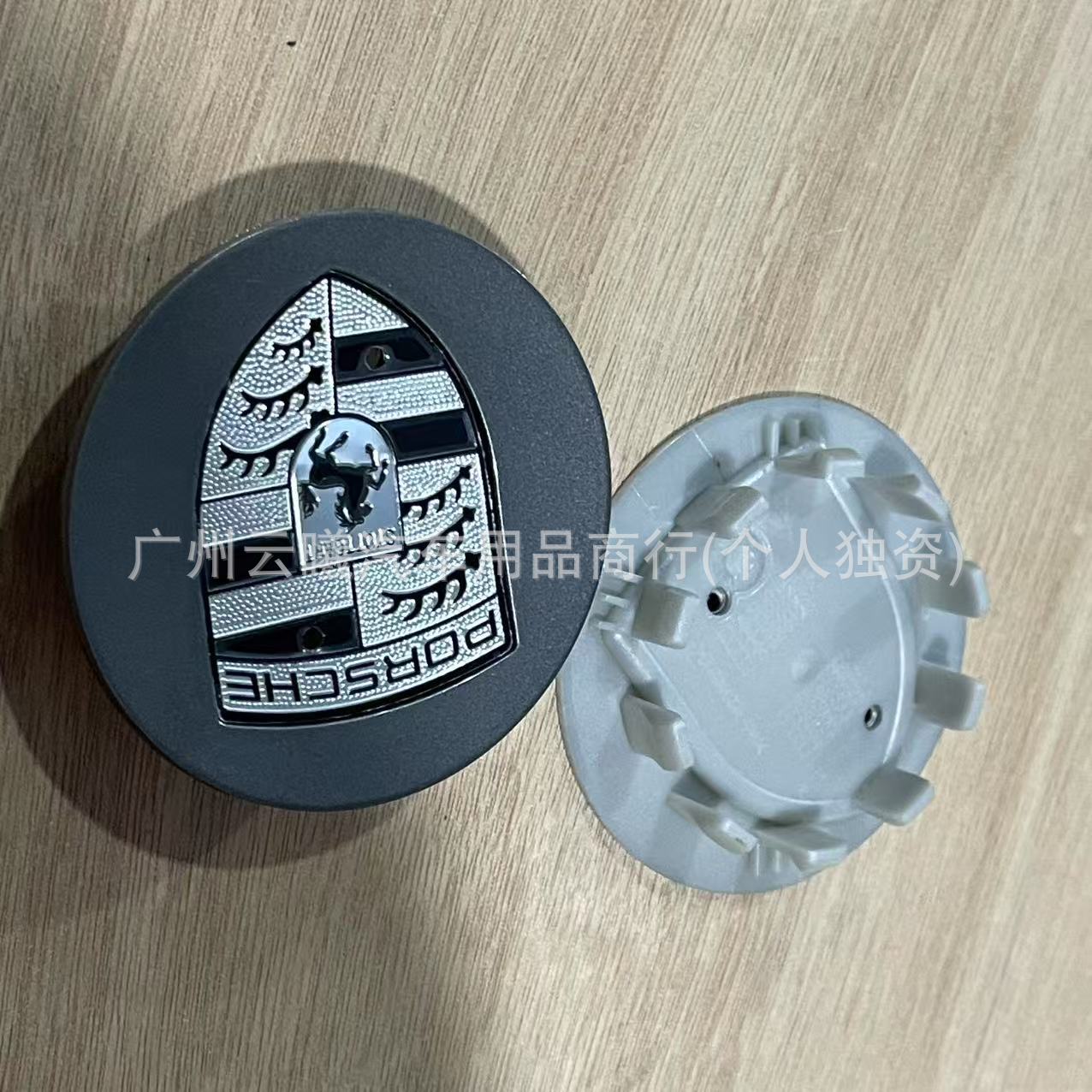 Porsche OEM Wheel: Porsche Hub cover - gray-base-gray-logo-76mm