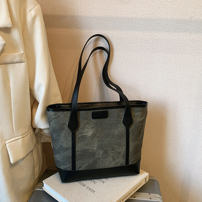 Bolsas de viaje de moda de gran capacidad de mujeres otoño 2025 nueva bolsa de hombro de estilo extranjero bolsas de mano universitarias