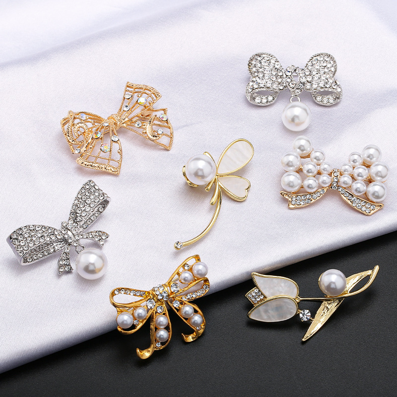 Anti-Exposure Brooch, Fashionable Bow, Flower Clothing Decoration, Metal Jewelry, Pearl Rhinestone Brooch, Corsage Accessories