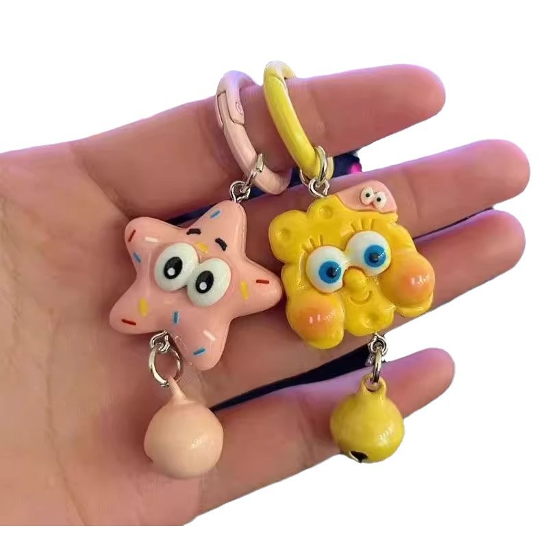 Nuevo Baby Esponja pie estrella llavero lindos colgantes de dibujos animados chica mochila accesorios colgantes regalos amigos