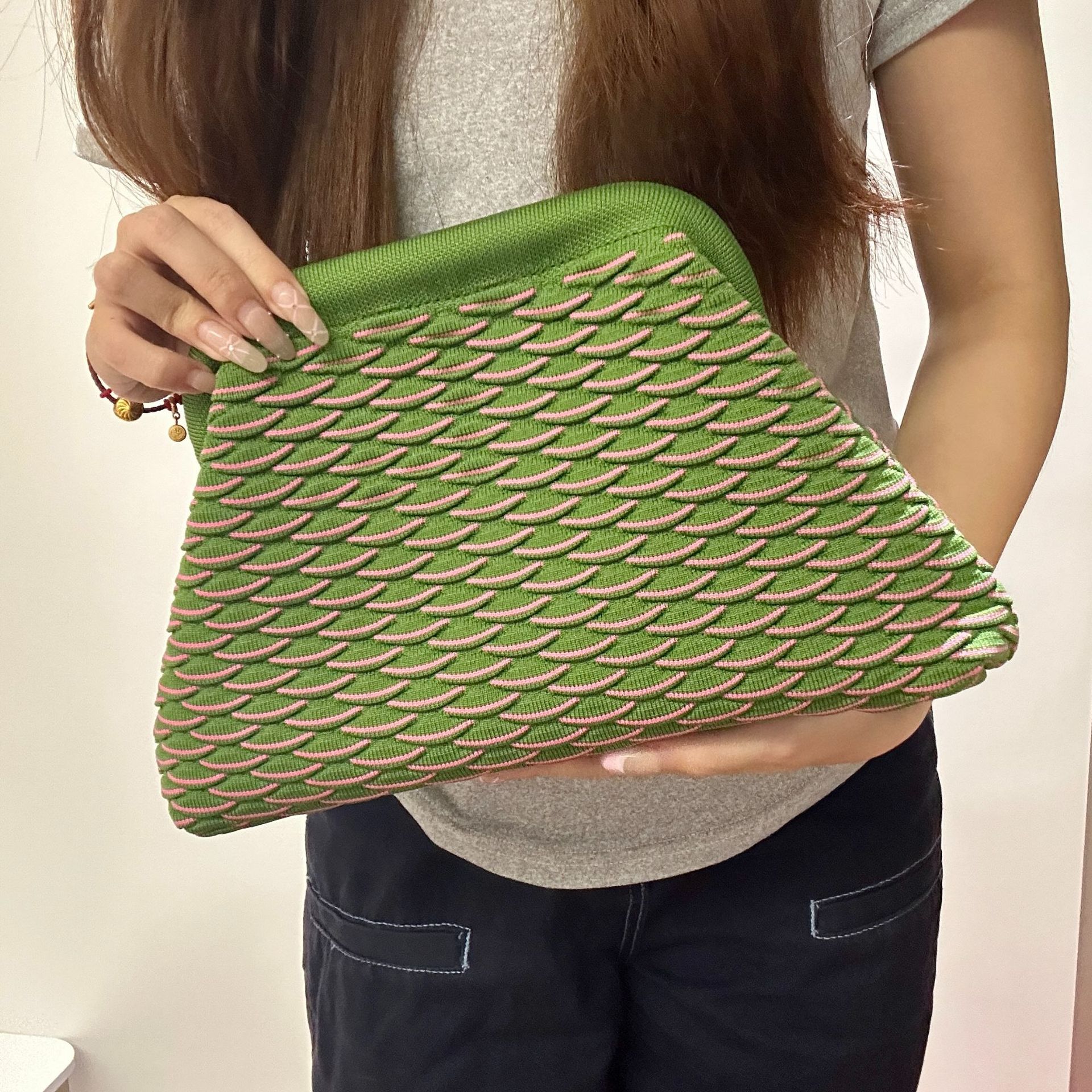 051-1 체인이 달린 물고기 비늘 녹색