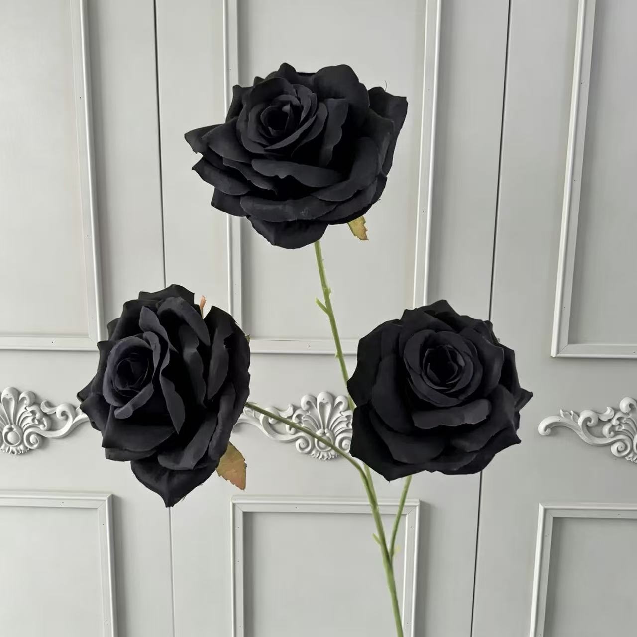검은색