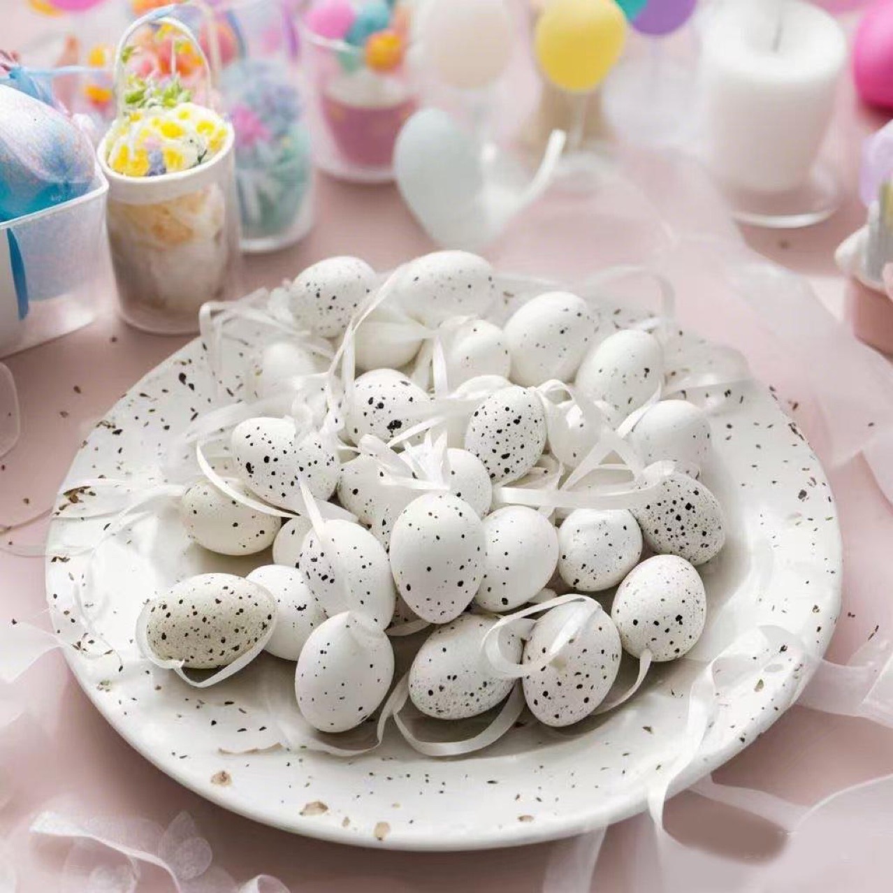 Fabricante suministro directo de 24 huevos de Pascua, cáscara de huevo de simulación, juguetes para niños, decoración de fiestas, colgante de cinta