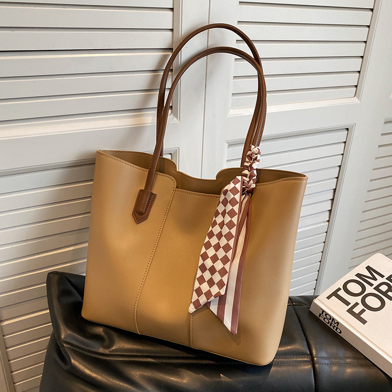 Versatile Women's Shoulder Bag Simple Commuter Tote Crossbody_voghion.com