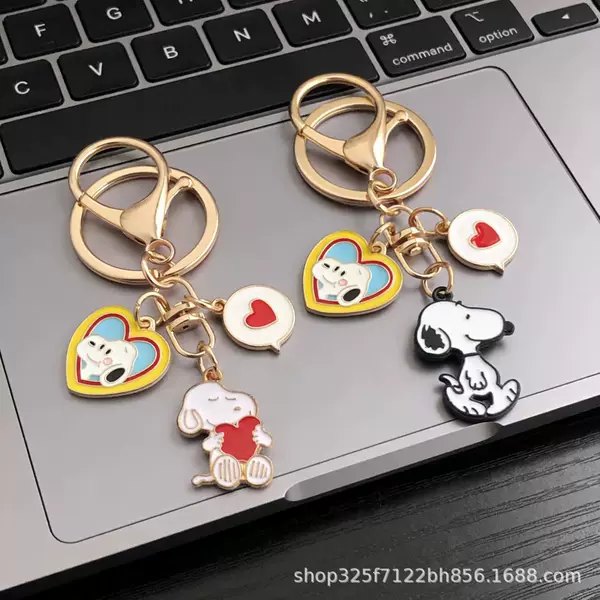 Cartoon Snoopy Alloy Keychain Couple Gift Bag Pendant Keyring Backpack Decoration Wholesale
