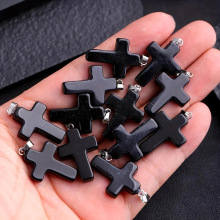 跨境热销款经典饰品黑曜石十字架吊坠项链工厂饰品配件批发首饰