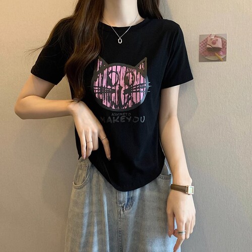 Cute and Unique White Off-Shoulder Short T-Shirt for Women with Cat Cartoon Print – Sleek, Slimming Design