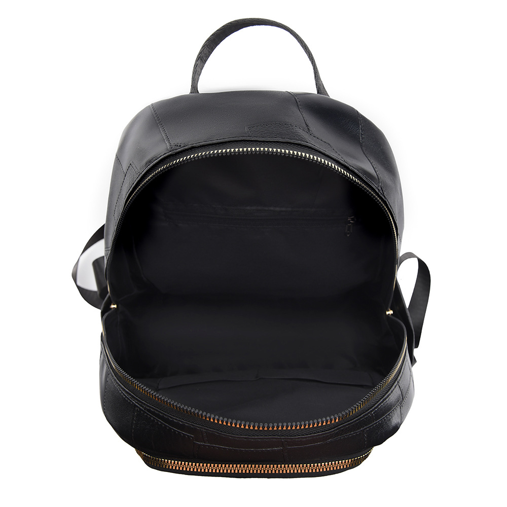 Mochila para mujer de gran capacidad 2024 nueva moda simple mochila de color sólido para mujer viaje de viaje mochila ligera al por mayor