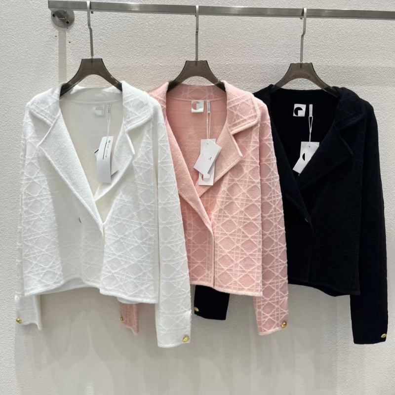26 Autumn/Winter New Style Chanel-Inspired Short Blazer with Suit Collar, Diamond Knit Cardigan, Elegant Solid Color Top for Women 26 Autumn/Winter New Style Chanel-Inspired Short Blazer with Suit Collar, Diamond Knit Cardigan, Elegant Solid Color Top for Women