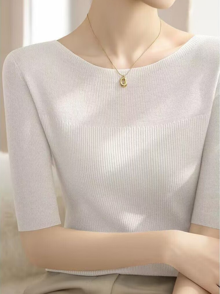 Áo thun ngắn tay cổ chữ nhất ôm nhẹ kiểu Pháp — màu đen