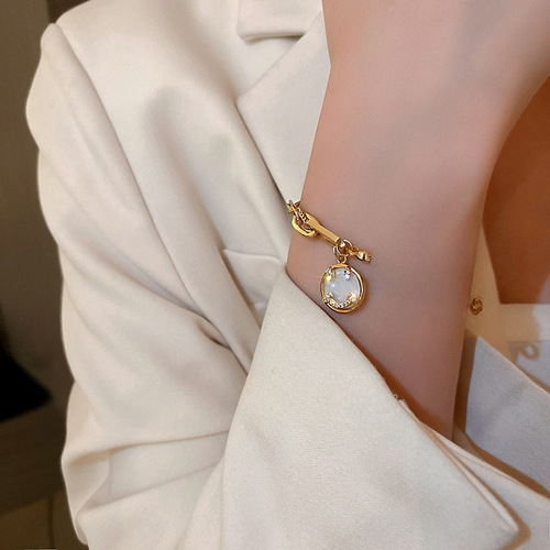 Freshwater Pearl Necklace for Women, Influencer Shell Bracelet, Student Friend, Simple and Elegant, Unique Design, Personal Accessory